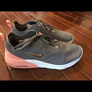 Nike Women’s Tennis Shoes